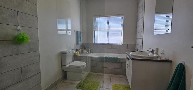 3 Bedroom Property for Sale in Country Club Western Cape